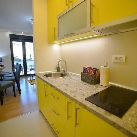 C'est La Vie דירה *