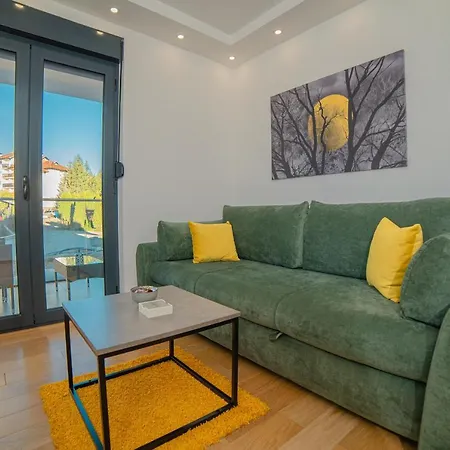 C'est La Vie Apartment